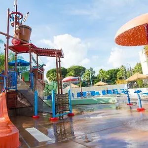 Howard Johnson By Wyndham & Water Playground Hotel