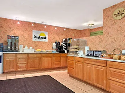 ** מוטל Days Inn & Suites By Wyndham Anaheim At Disneyland Park ארצות הברית