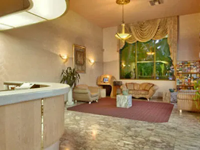 Days Inn & Suites By Wyndham Anaheim At Disneyland Park מוטל