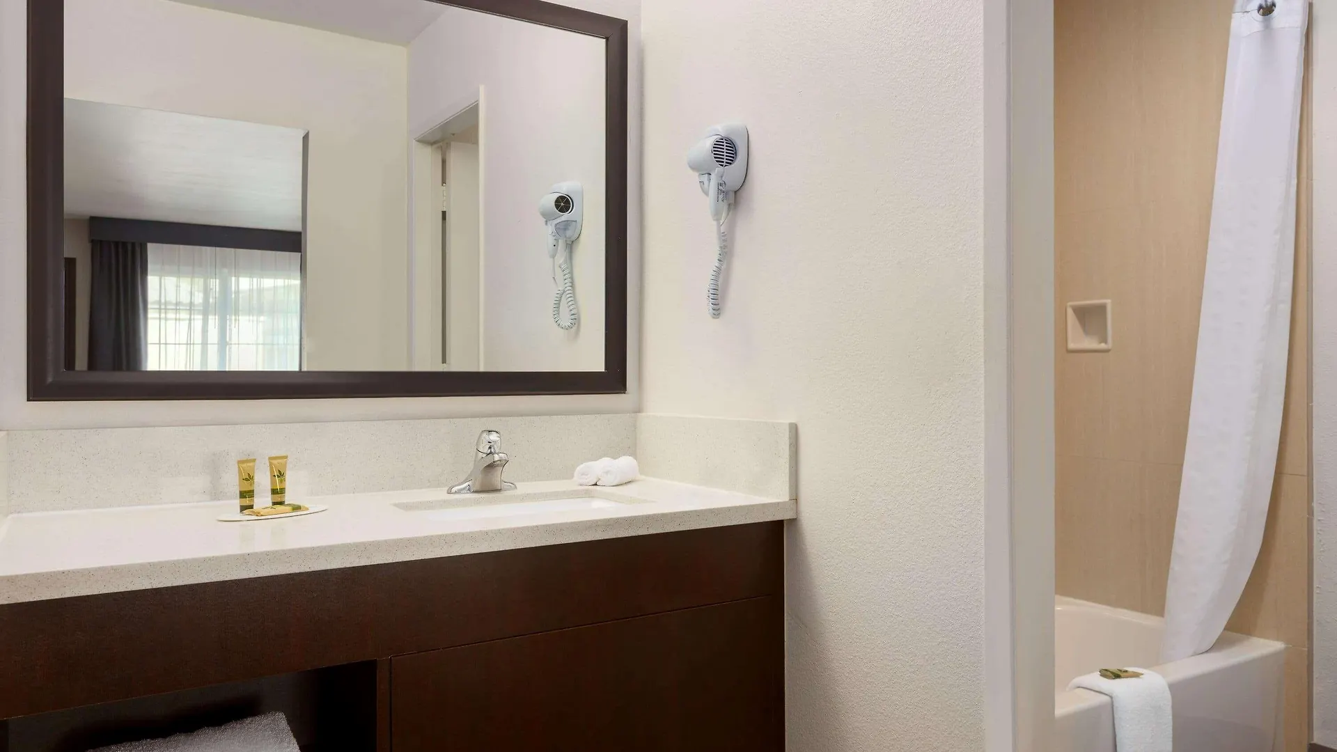 מוטל Days Inn & Suites By Wyndham Anaheim At Disneyland Park