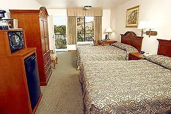 Days Inn & Suites By Wyndham Anaheim At Disneyland Park 2*,  ארצות הברית