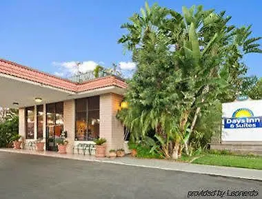 ** מוטל Days Inn & Suites By Wyndham Anaheim At Disneyland Park ארצות הברית