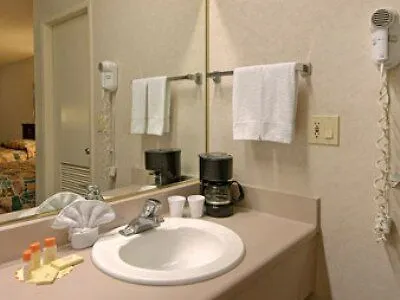** מוטל Days Inn & Suites By Wyndham Anaheim At Disneyland Park ארצות הברית